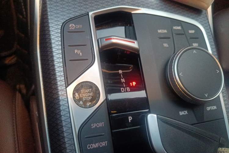 Used BMW i3 2023 eDrive 40 L Midnight Edition Gear Lever