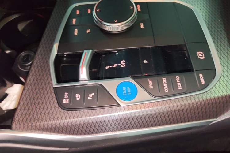 Used BMW i3 2023 eDrive 40 L Midnight Sports Package Gear Lever