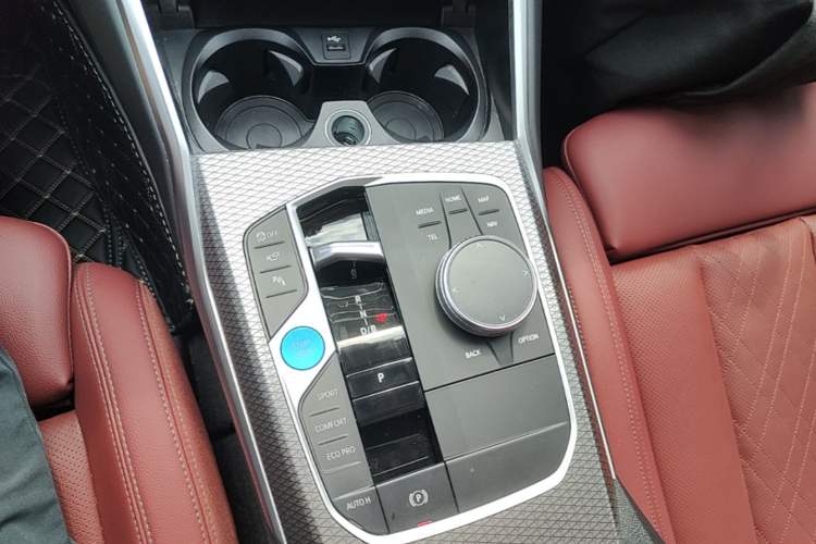 Used BMW i3 2023 eDrive 40 L Midnight Sports Package Gear Lever