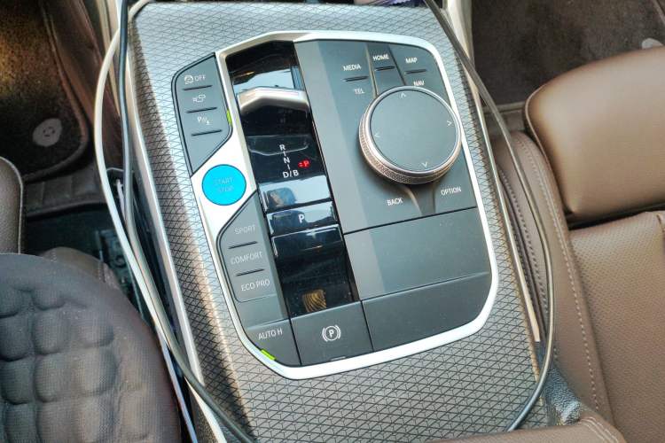 Used BMW i3 2023 eDrive 40 L Midnight Sports Package Gear Lever
