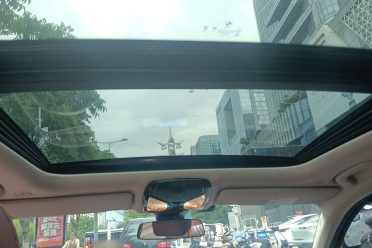 Used BMW i3 2023 eDrive 40 L Midnight Sports Package Headliner