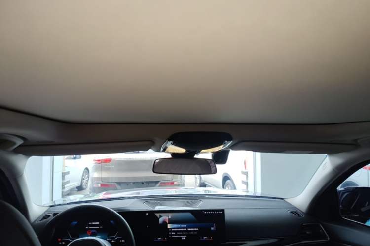 Used BMW i3  Headliner