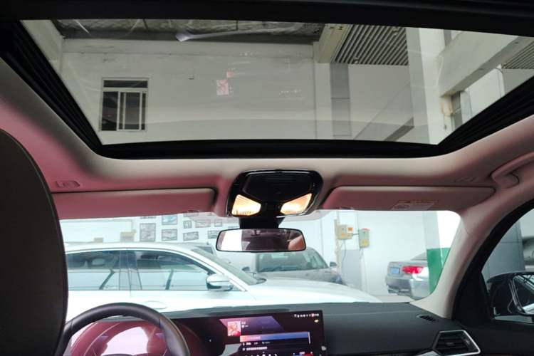 Used BMW i3 2023 eDrive 40 L Midnight Edition Headliner