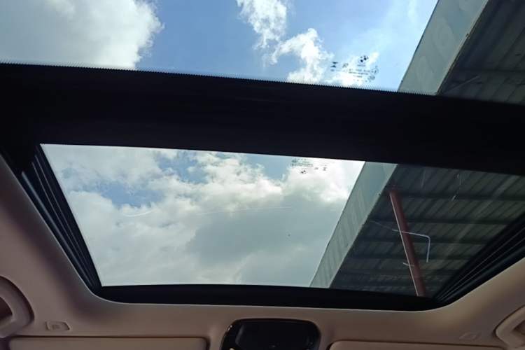 Used BMW i3 2023 eDrive 40 L Midnight Edition Headliner