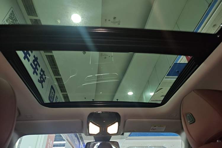 Used BMW i3 2023 eDrive 40 L Midnight Edition Headliner