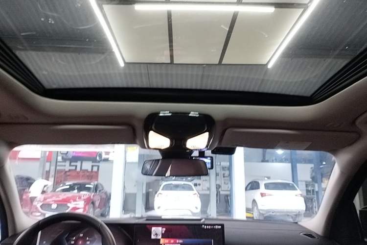 Used BMW i3 2023 eDrive 40 L Midnight Edition Headliner