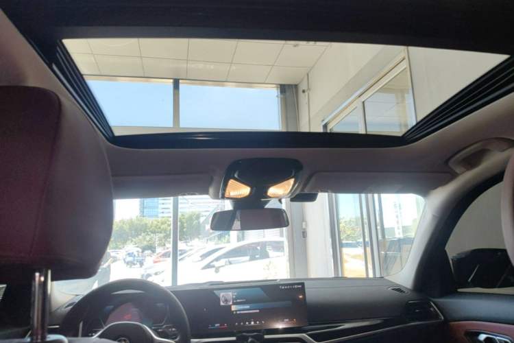 Used BMW i3 2023 eDrive 40 L Midnight Edition Headliner