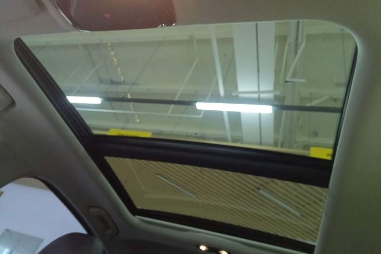 Used BMW i3 2023 eDrive 40 L Midnight Sports Package Headliner