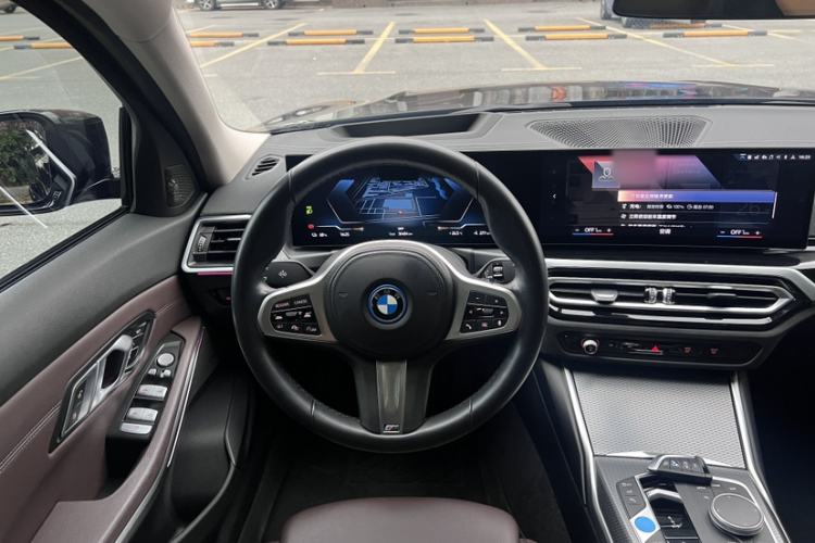 Used BMW i3 2023 eDrive 40 L Midnight Sports Package Interior 1