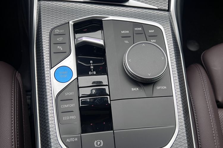 Used BMW i3 2023 eDrive 40 L Midnight Sports Package Interior 12