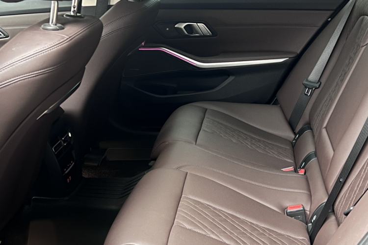 Used BMW i3 2023 eDrive 40 L Midnight Sports Package Interior 3