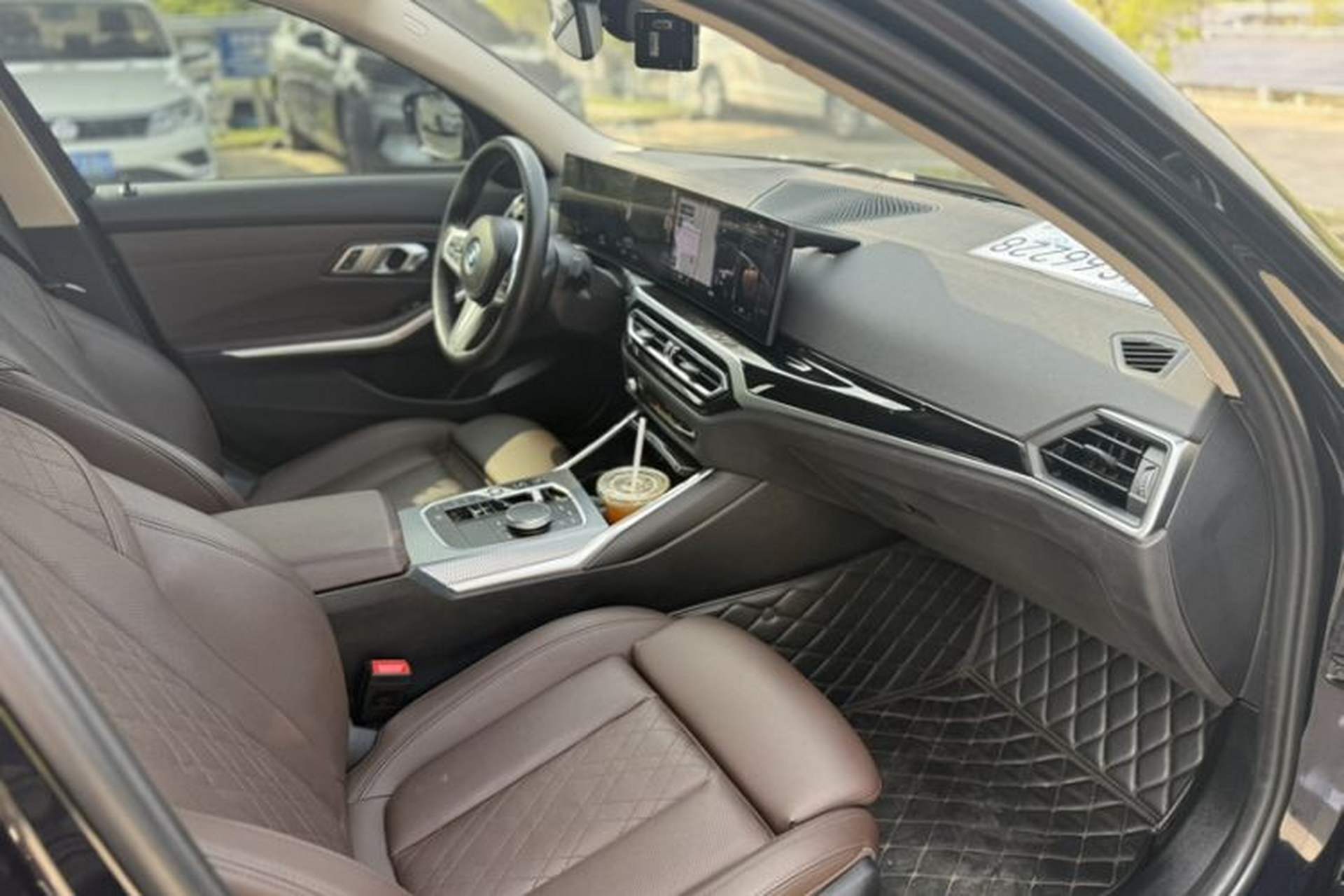 Used BMW i3 2023 eDrive 40 L Midnight Edition Interior 6