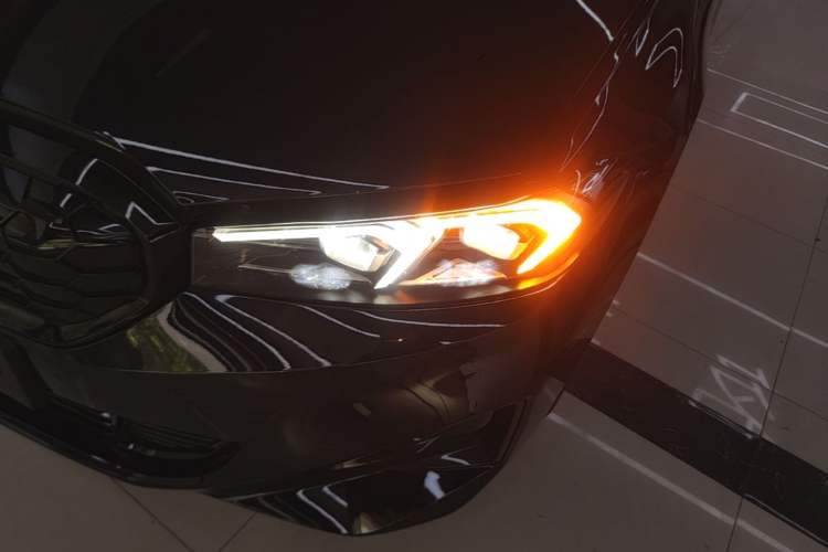 Used BMW i3 2023 eDrive 40 L Midnight Edition Left Front Headlight