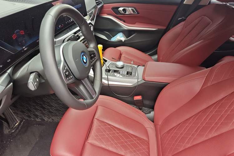 Used BMW i3 2023 eDrive 40 L Midnight Edition Left Front Seat