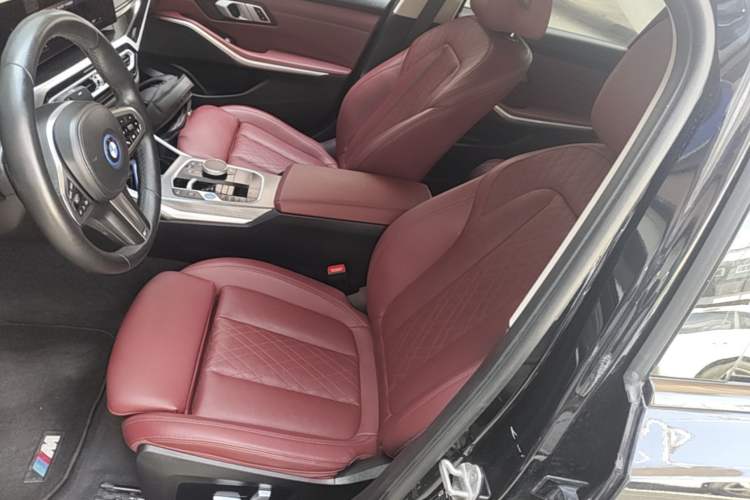 Used BMW i3 2023 eDrive 40 L Midnight Edition Left Front Seat