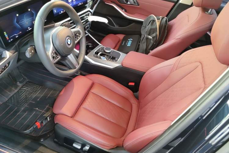 Used BMW i3 2023 eDrive 40 L Midnight Edition Left Front Seat