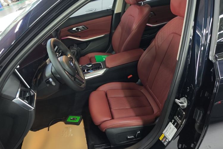 Used BMW i3 2023 eDrive 40 L Midnight Edition Left Front Seat