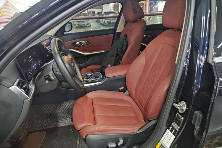Used BMW i3 2023 eDrive 40 L Midnight Edition Left Front Seat