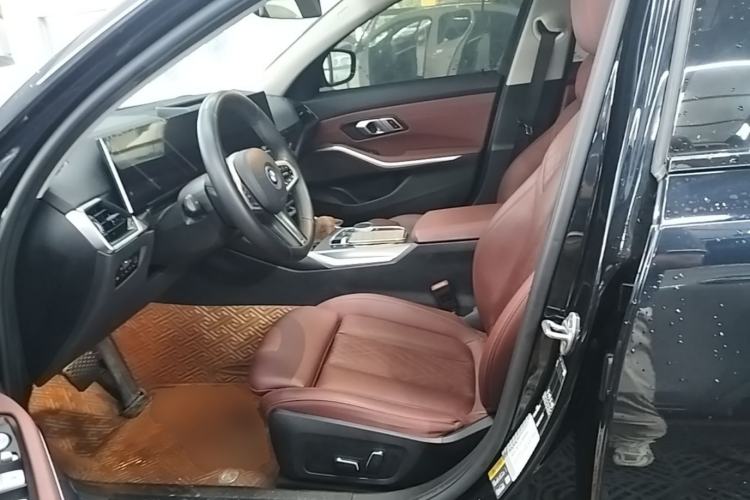 Used BMW i3 2023 eDrive 40 L Midnight Edition Left Front Seat