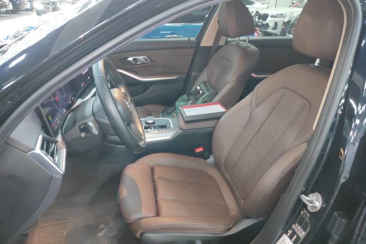 Used BMW i3 2023 eDrive 40 L Midnight Edition Left Front Seat