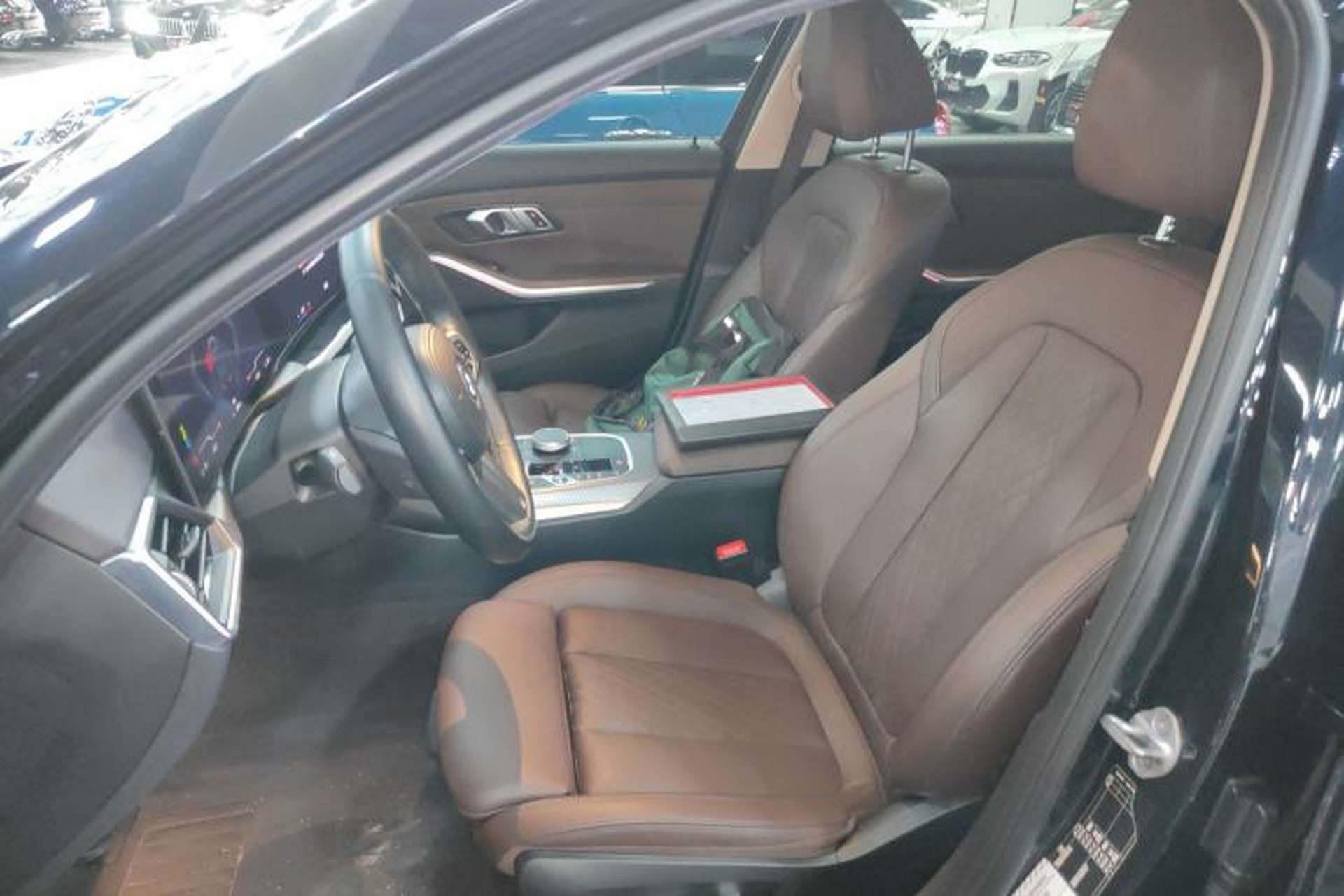 Used BMW i3 2023 eDrive 40 L Midnight Edition Left Front Seat