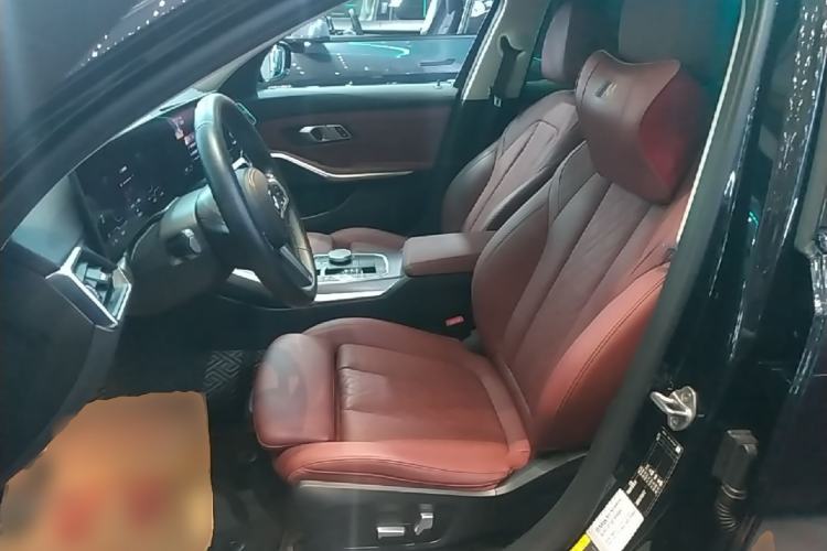 Used BMW i3 2023 eDrive 40 L Midnight Edition Left Front Seat