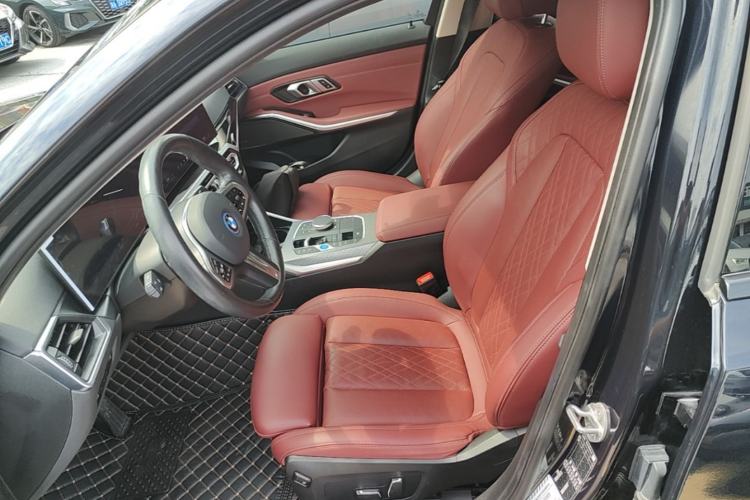 Used BMW i3 2023 eDrive 40 L Midnight Sports Package Left Front Seat