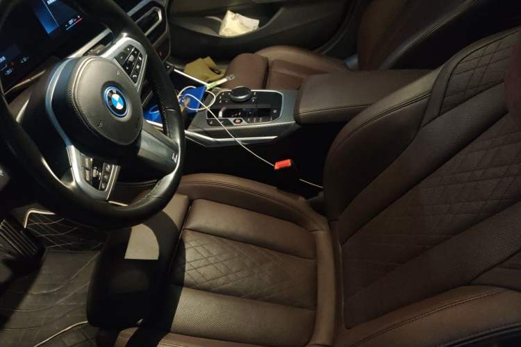 Used BMW i3 2023 eDrive 40 L Midnight Edition Left Front Seat