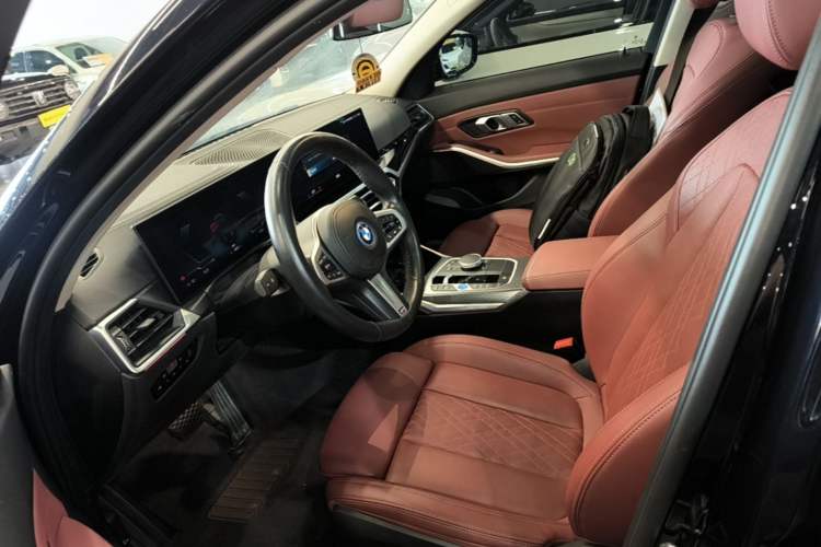 Used BMW i3 2023 eDrive 40 L Midnight Edition Left Front Seat