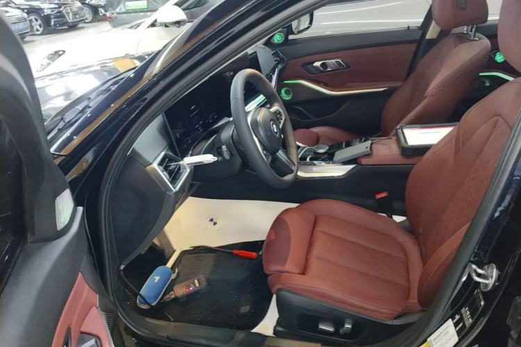 Used BMW i3 2023 eDrive 40 L Midnight Edition Left Front Seat