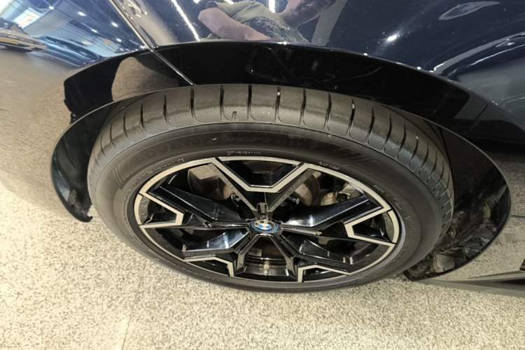 Used BMW i3 2023 eDrive 40 L Midnight Edition Left Front Wheel Hub