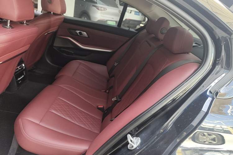 Used BMW i3 2023 eDrive 40 L Midnight Edition Left Rear Seat