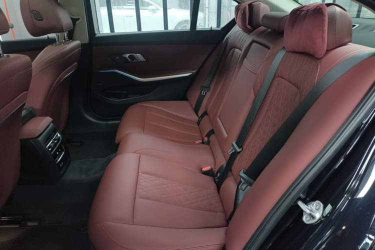 Used BMW i3 2023 eDrive 40 L Midnight Sports Package Left Rear Seat