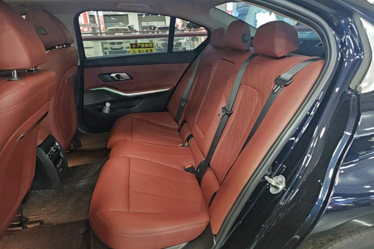 Used BMW i3 2023 eDrive 40 L Midnight Edition Left Rear Seat