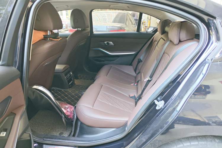 Used BMW i3 2023 eDrive 40 L Midnight Edition Left Rear Seat