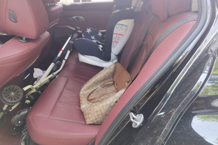 Used BMW i3 2023 eDrive 40 L Midnight Edition Left Rear Seat