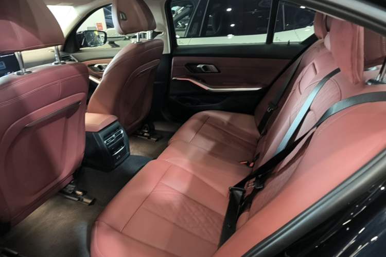 Used BMW i3 2023 eDrive 40 L Midnight Edition Left Rear Seat