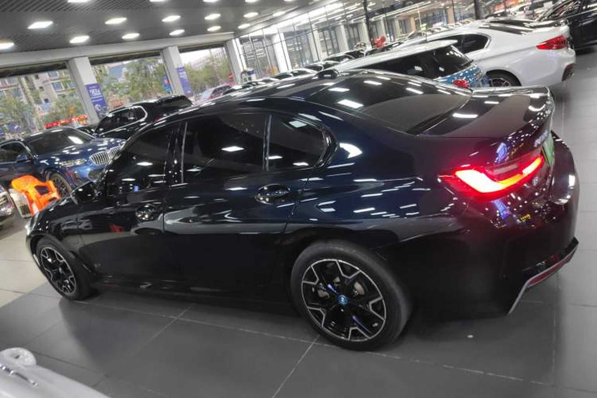 Used BMW i3 2023 eDrive 40 L Midnight Edition Left Side