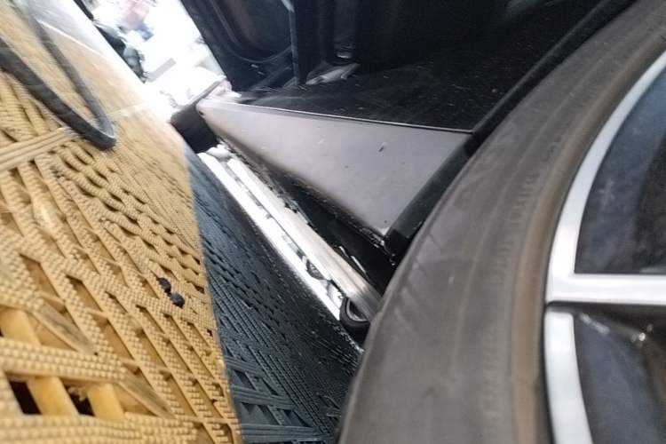 Used BMW i3 2023 eDrive 40 L Midnight Edition Left Side Sill