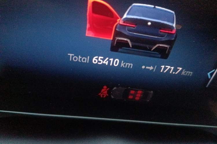 Used BMW i3 2023 eDrive 40 L Midnight Edition Odometer Close Up