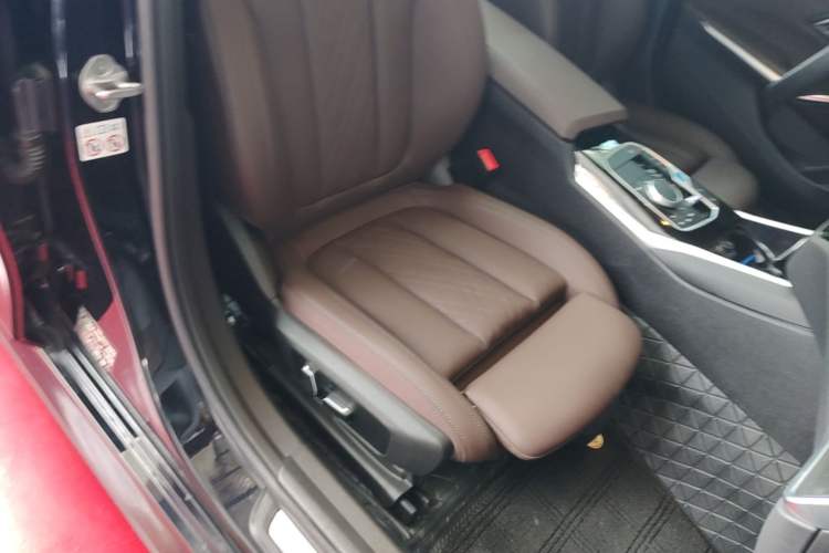 Used BMW i3 2023 eDrive 40 L Midnight Edition Right Front Seat