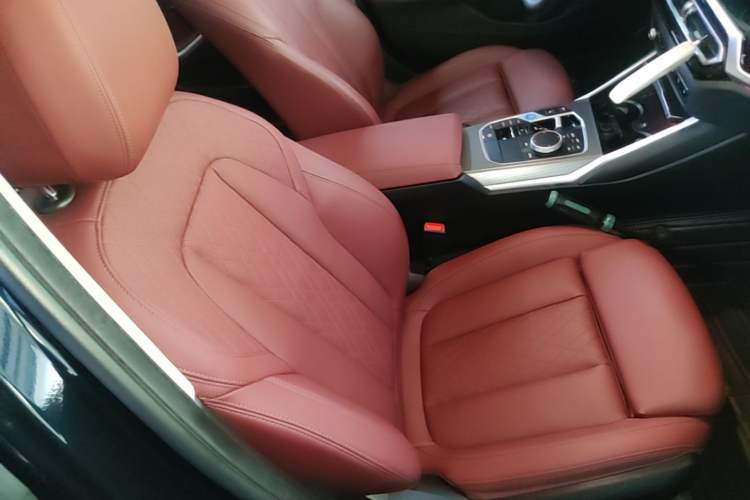 Used BMW i3 2023 eDrive 40 L Midnight Edition Right Front Seat