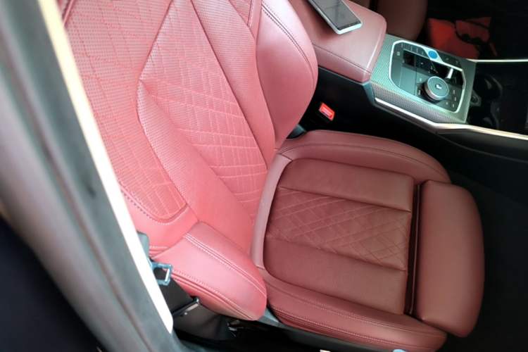 Used BMW i3 2023 eDrive 40 L Midnight Edition Right Front Seat