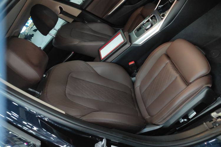 Used BMW i3 2023 eDrive 40 L Midnight Edition Right Front Seat