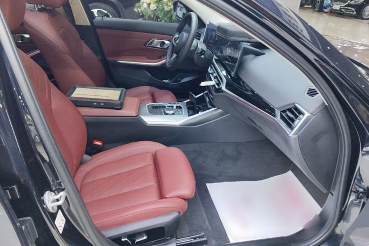 Used BMW i3 2023 eDrive 40 L Midnight Sports Package Right Front Seat