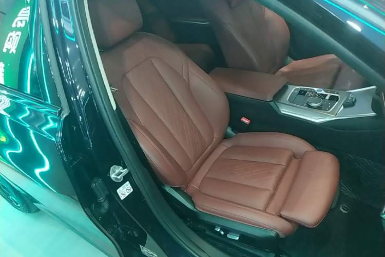 Used BMW i3 2023 eDrive 40 L Midnight Edition Right Front Seat