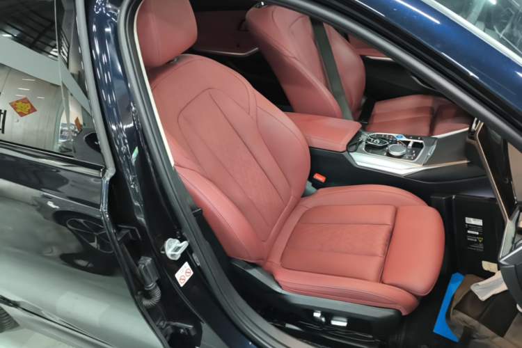Used BMW i3 2023 eDrive 40 L Midnight Edition Right Front Seat