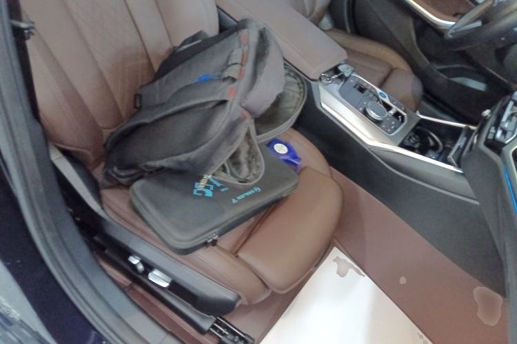 Used BMW i3 2023 eDrive 40 L Midnight Sports Package Right Front Seat