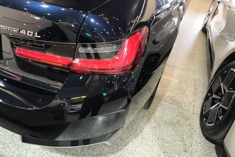 Used BMW i3 2023 eDrive 40 L Midnight Edition Right Rear Taillight