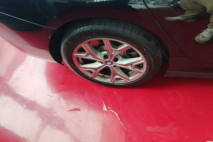 Used BMW i3 2023 eDrive 40 L Midnight Edition Right Rear Wheel Hub
